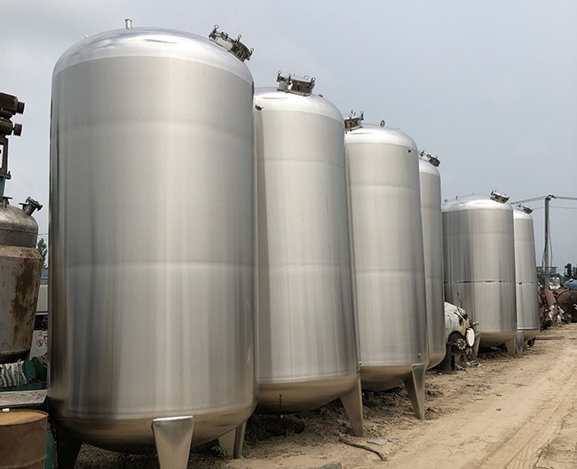 Stainless steel storage tank