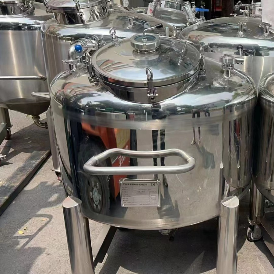 Application of stainless steel mobile tank in chemical industry